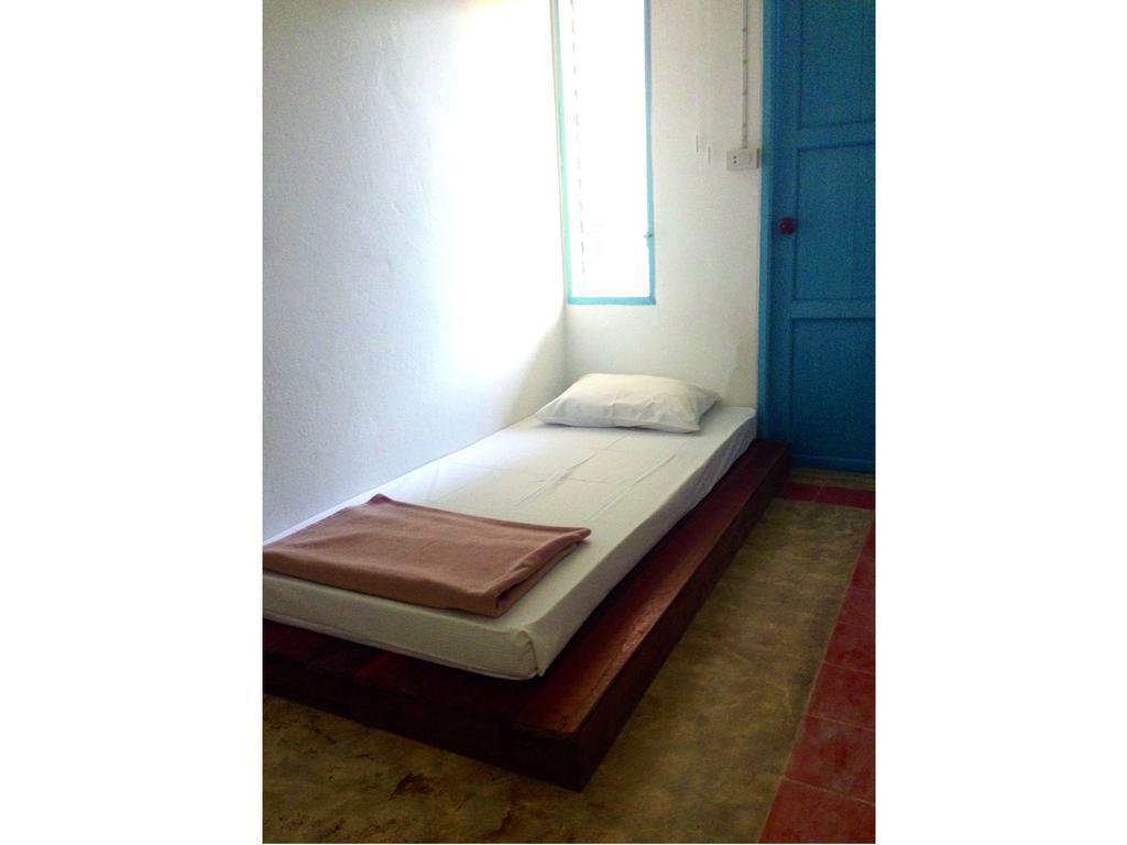 Sleepyowl Hostel Ban Bang Bao  Rum bild
