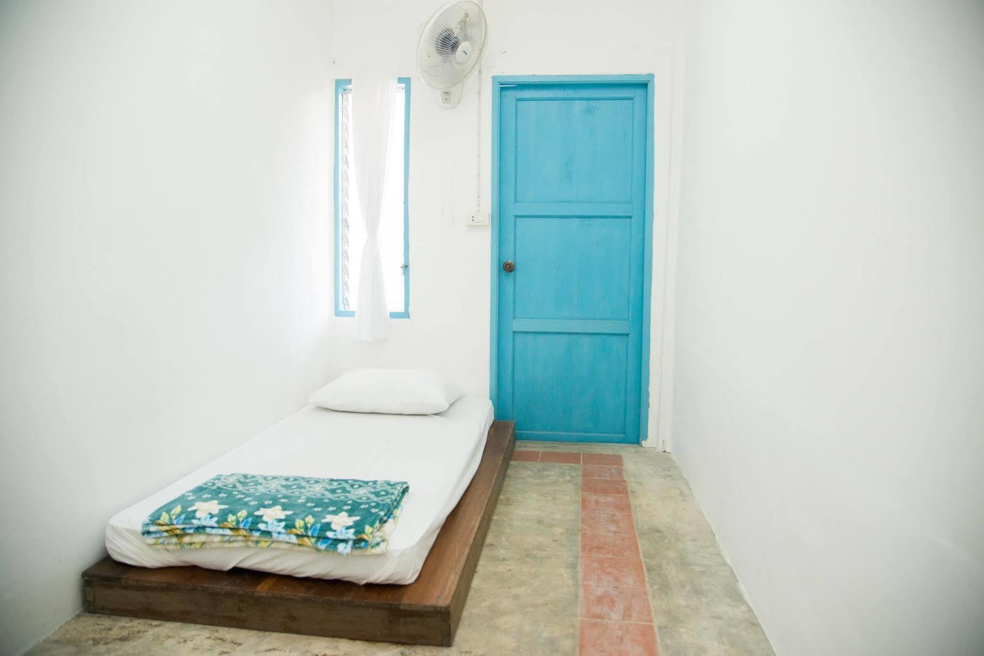 Sleepyowl Hostel Ban Bang Bao  Exteriör bild