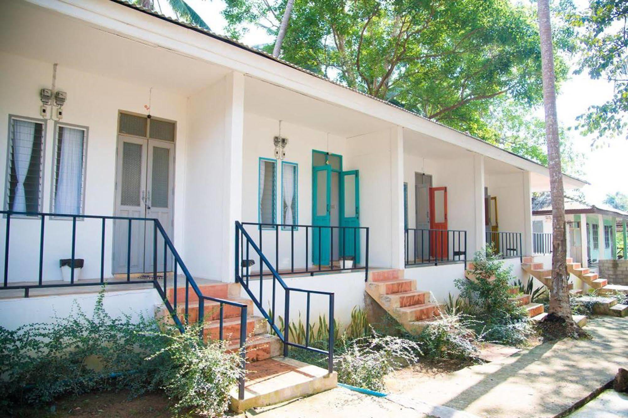 Sleepyowl Hostel Ban Bang Bao  Exteriör bild